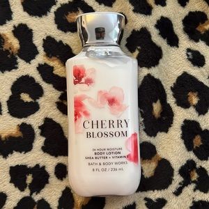 Bath & Body Works Cherry Blossom Lotion 🍒